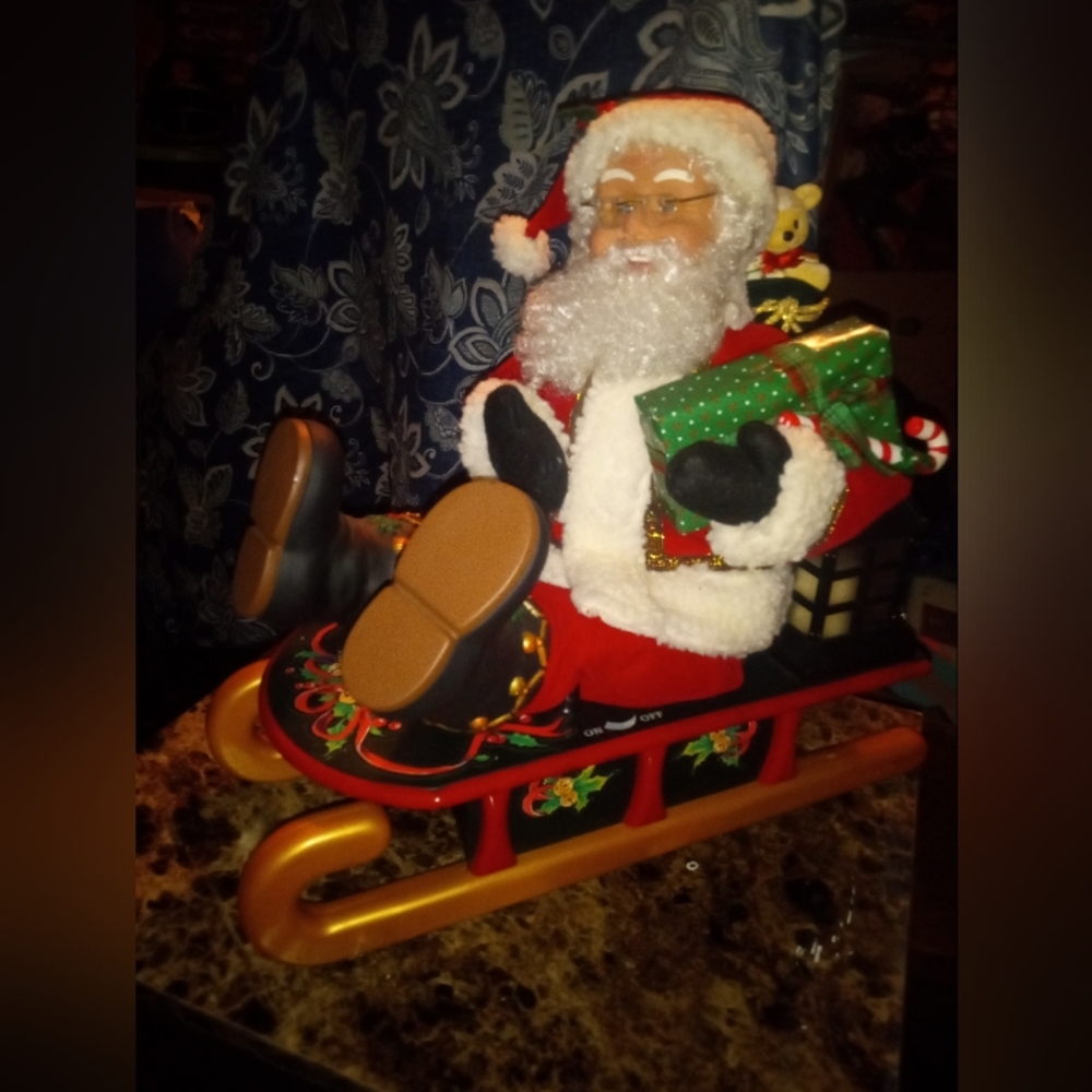 Vintage Christmas Holiday Creations Animated Santa with Holiday Music